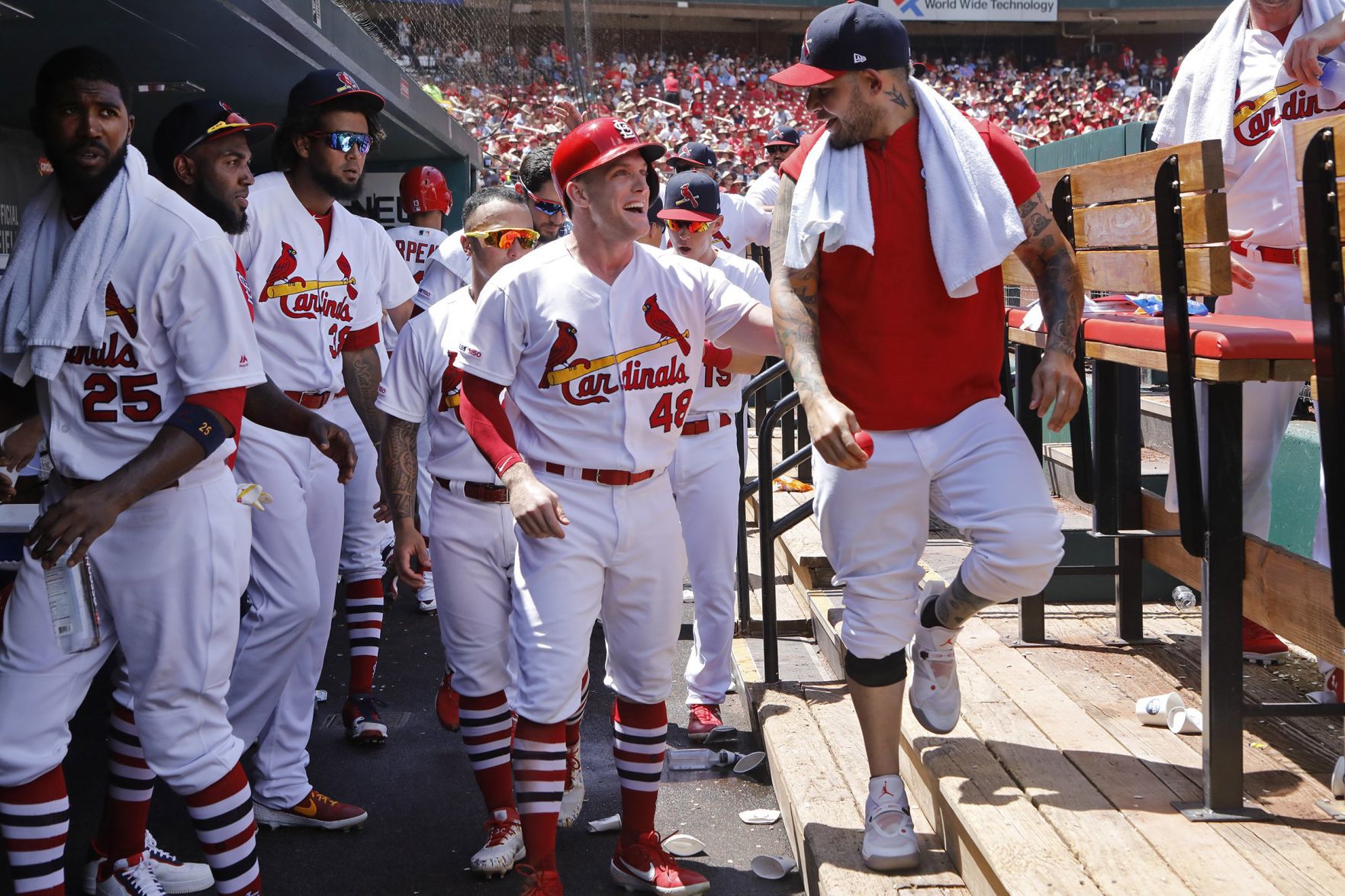 Cards rattle the Diamondbacks 5-2